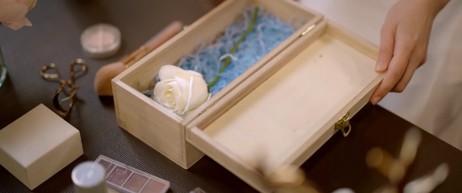 The white rose in its box